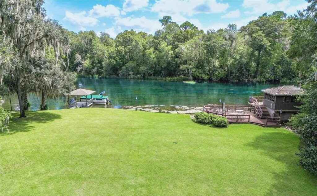 Backyard at 9491 SW 190th Avenue Road in Dunnellon