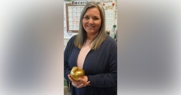 MCPS Golden Apple Teacher of the Yera finalist Jennifer Brown