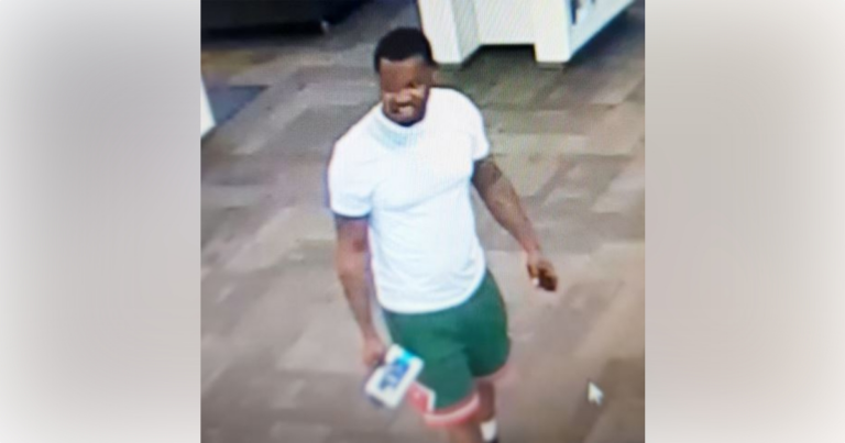 Man wanted by Ocala police for making fraudulent purchases at AT038T stores