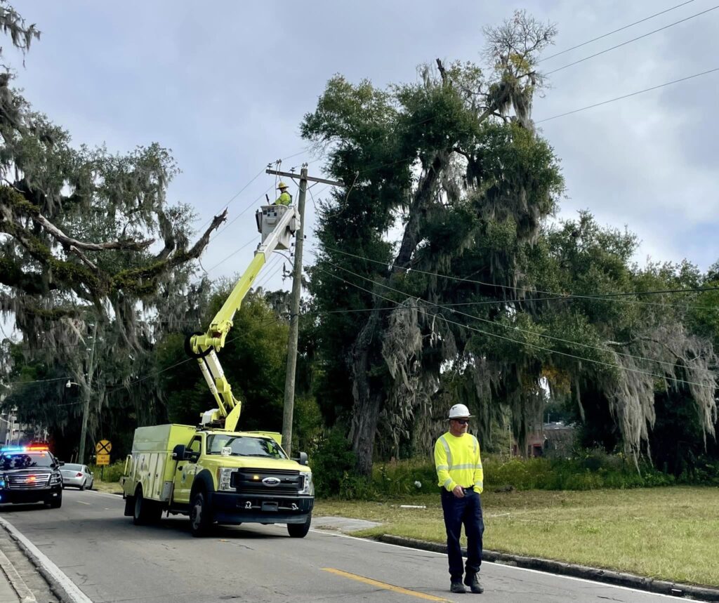 OFR driver ejected after crashing into power pole in Ocala (Dec 13, 2023) OEU restoring power