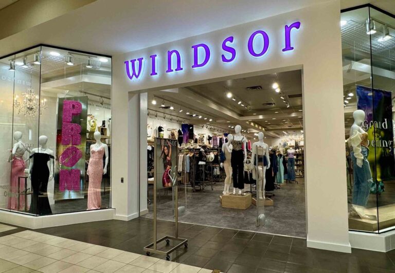 Windsor women's clothing store at the Paddock Mall
