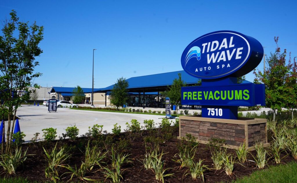 The second Tidal Wave Auto Spa opened on March 26, 2024 in southwest Ocala.