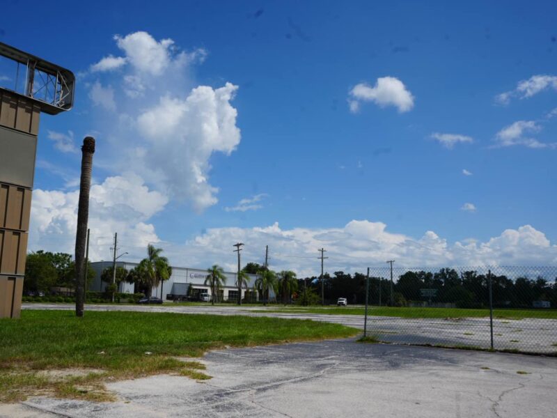 RaceTrac plans to turn this site in west Ocala into a new gas station. (Ocala-News.com Staff Photo)