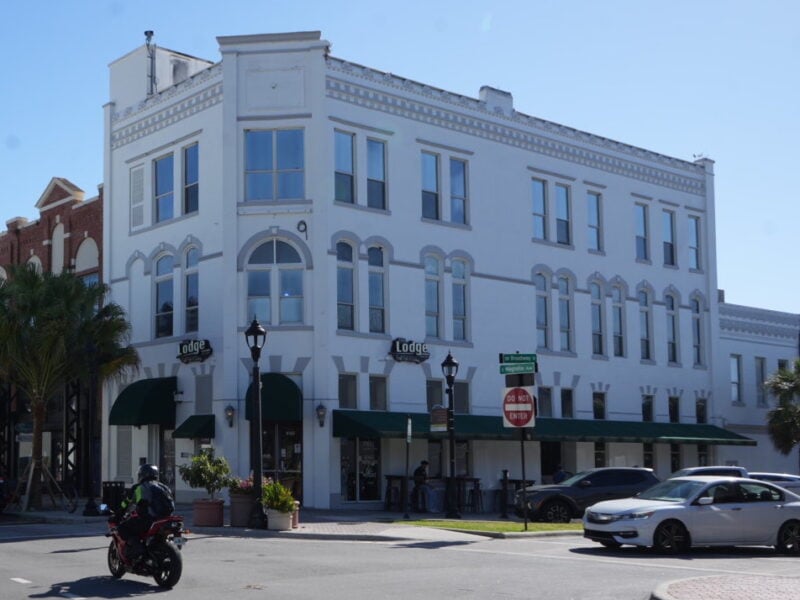 Ocala bar closed by city inspectors over structural concerns