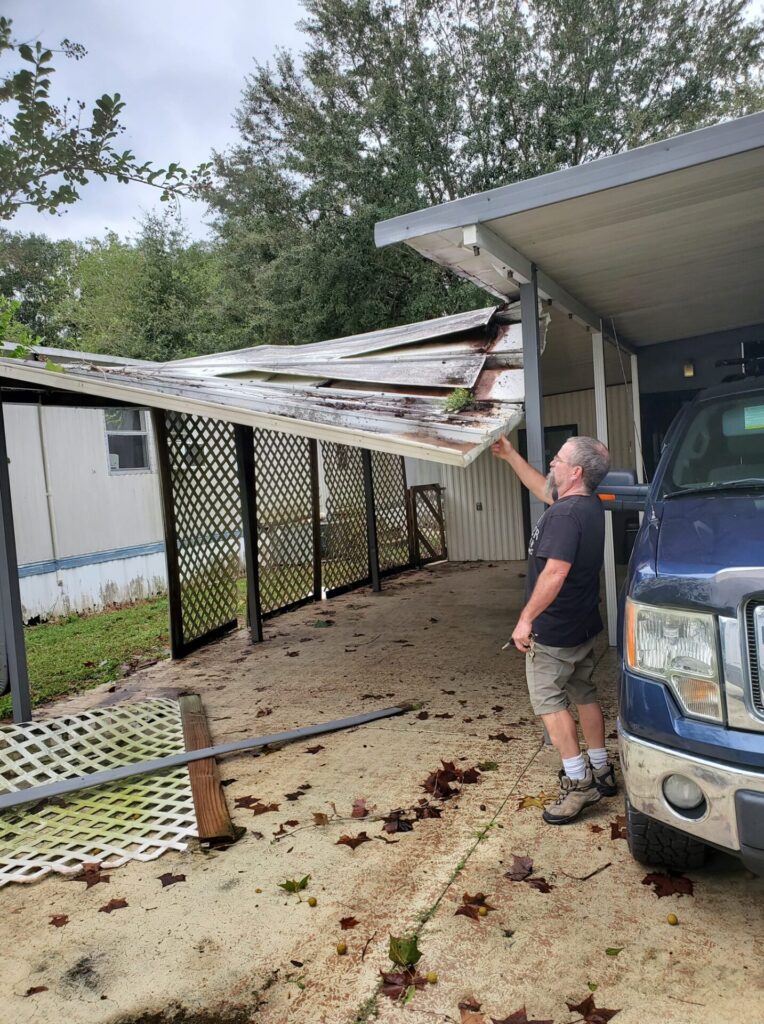 Hurricane Milton Tree downed on manufactured home in Silver Springs Vinyl Explosion Market of Marion