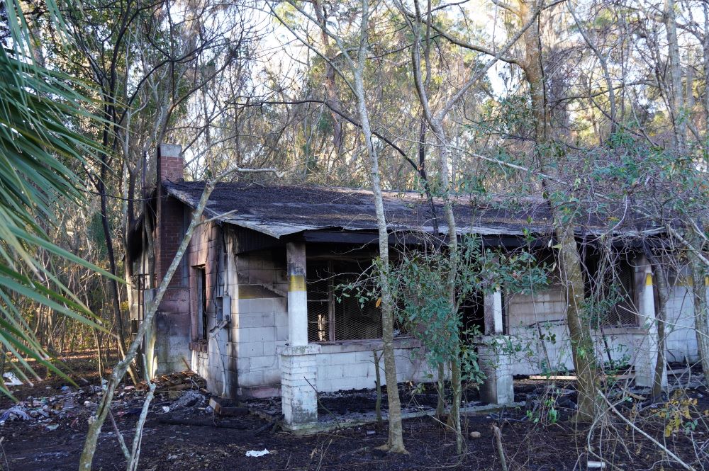 Abandoned home catches fire in Ocala on January 24, 2025 2 Abandoned home catches fire in Ocala on January 24, 2025 2