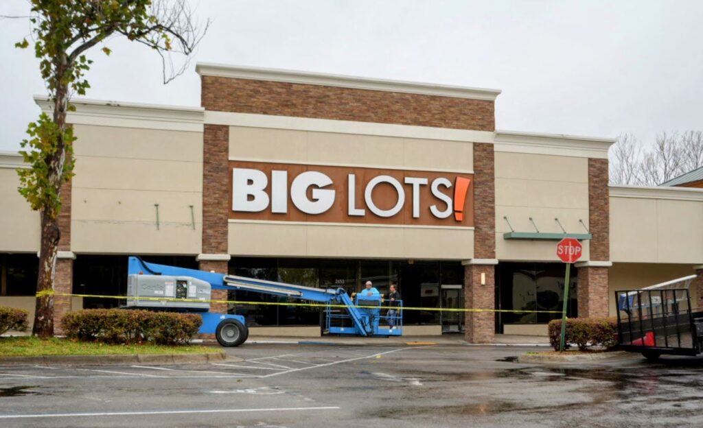 A two-man crew was seen removing the signage from the former Big Lots in east Ocala.
