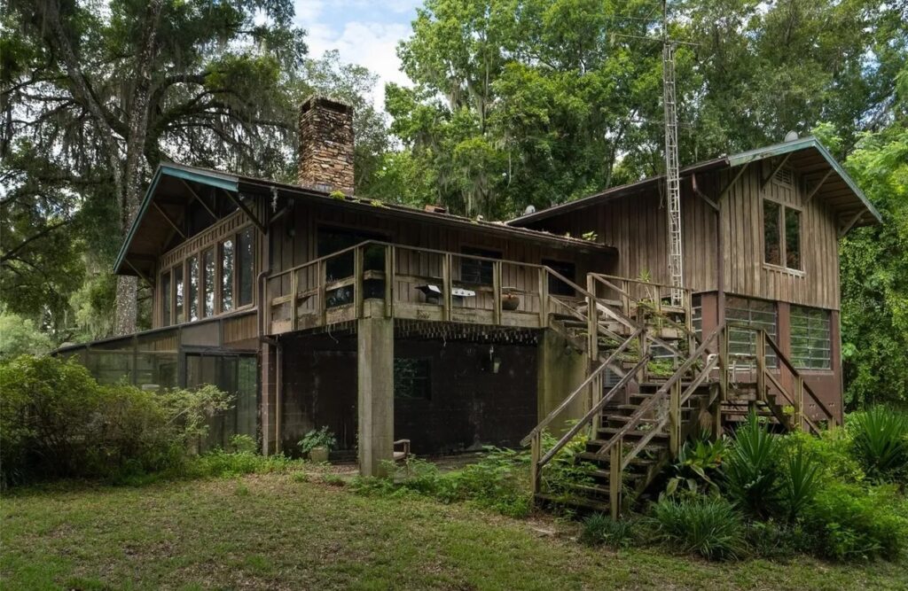 The home on the property has 4 bedrooms and 3 bathrooms and was built in 1974.
