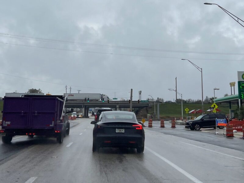 Traffic at interchange for CR 484 and I-75