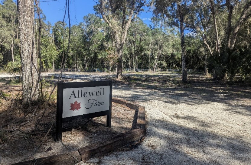 A picture of the entrance of the proposed property