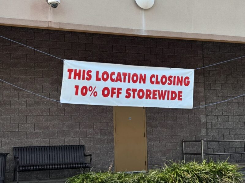 This Location Closing sign outside of Bealls in east Ocala