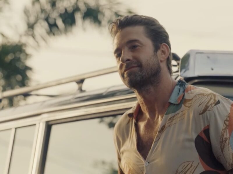 Scott Speedman in RJ Decker