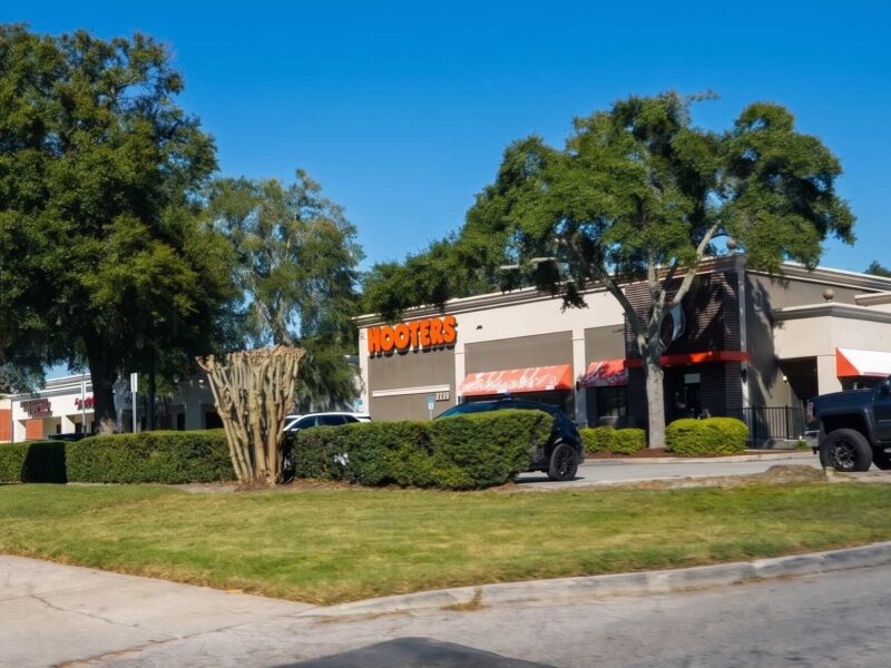 Hooters in Ocala