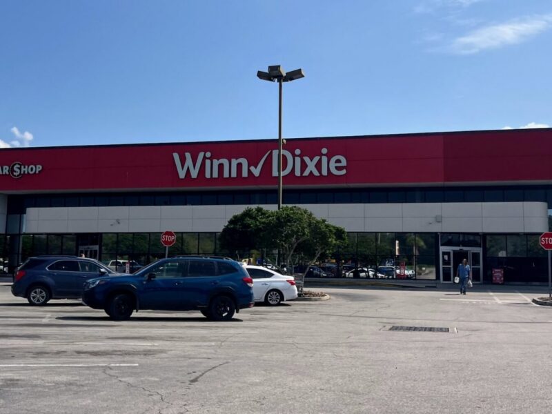 Winn Dixie at 7131 N U.S. Hwy 441
