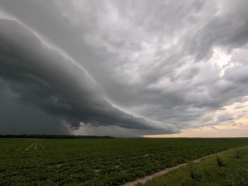 Massive shelf cloud rolls over farmland near Morriston