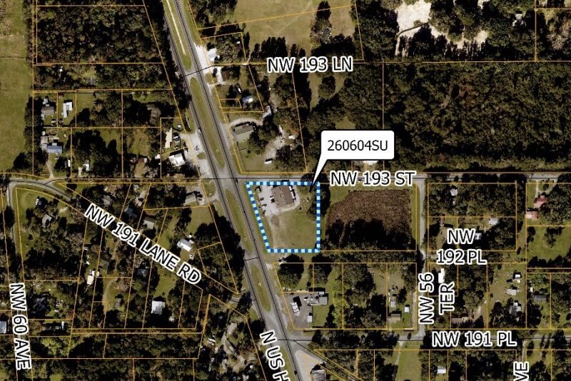 The property is located at 19241 N US HWY 441, Reddick, FL