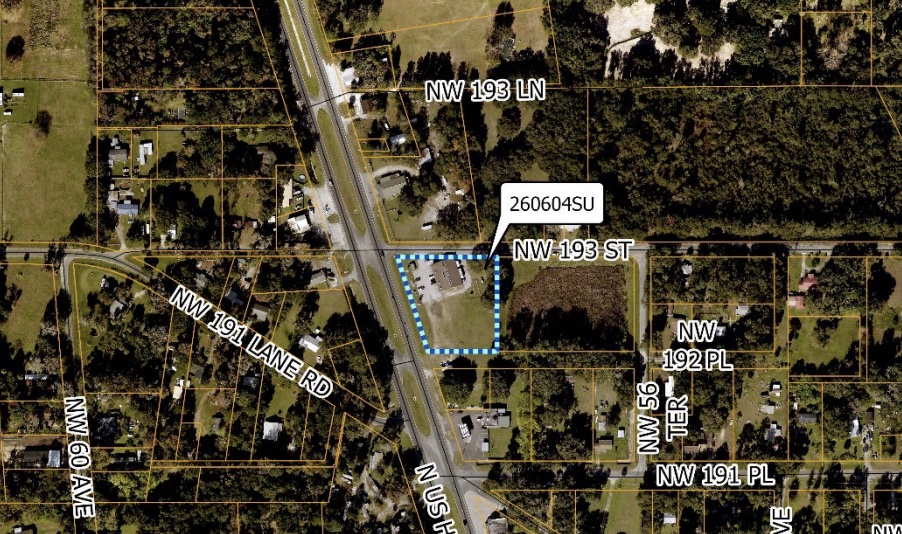 The property is located at 19241 N US HWY 441, Reddick, FL