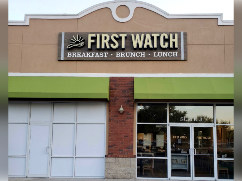 Customer claims finger crushed by ‘defective’ chair at Ocala restaurant