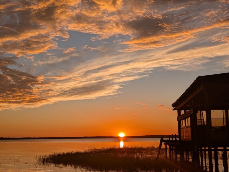 Scenic evening views on the waters of Lake Weir