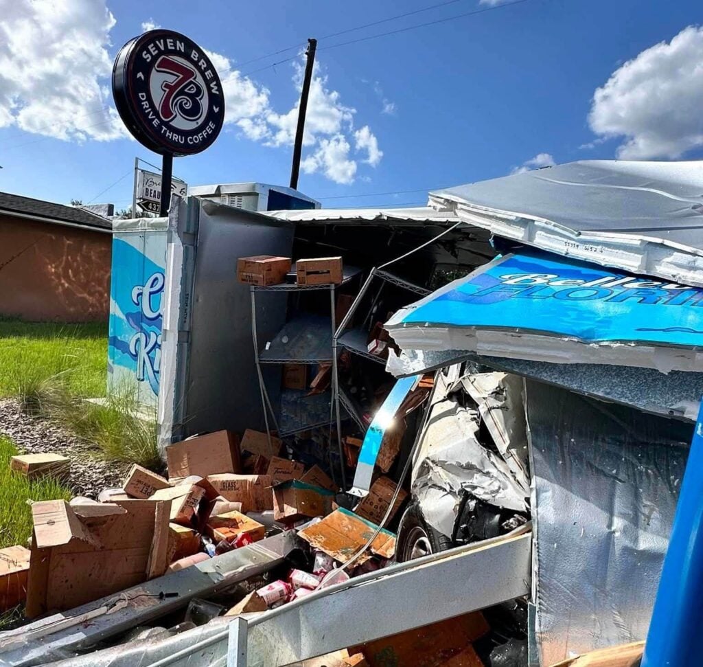 Truck crashes at 7 Brew in Belleview 2