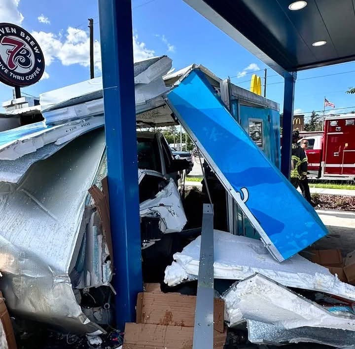 Truck crashes at 7 Brew in Belleview 3