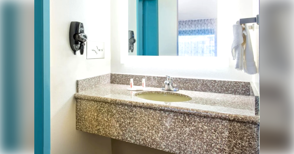 Woman sues Ocala hotel after bathroom sink allegedly collapses on her